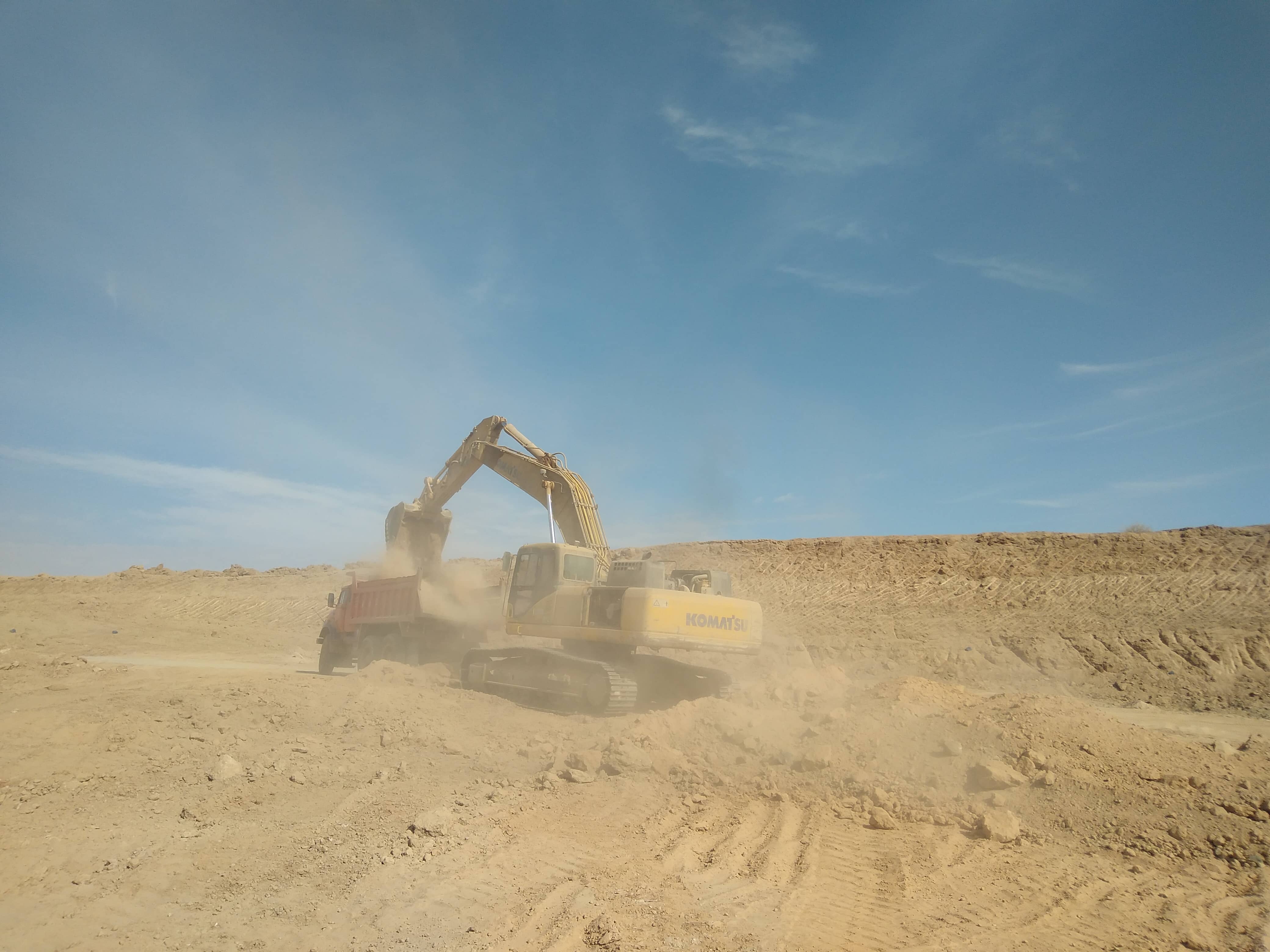 تصویر اول دوره اپراتوری بیل مکانیکی کوماتسو